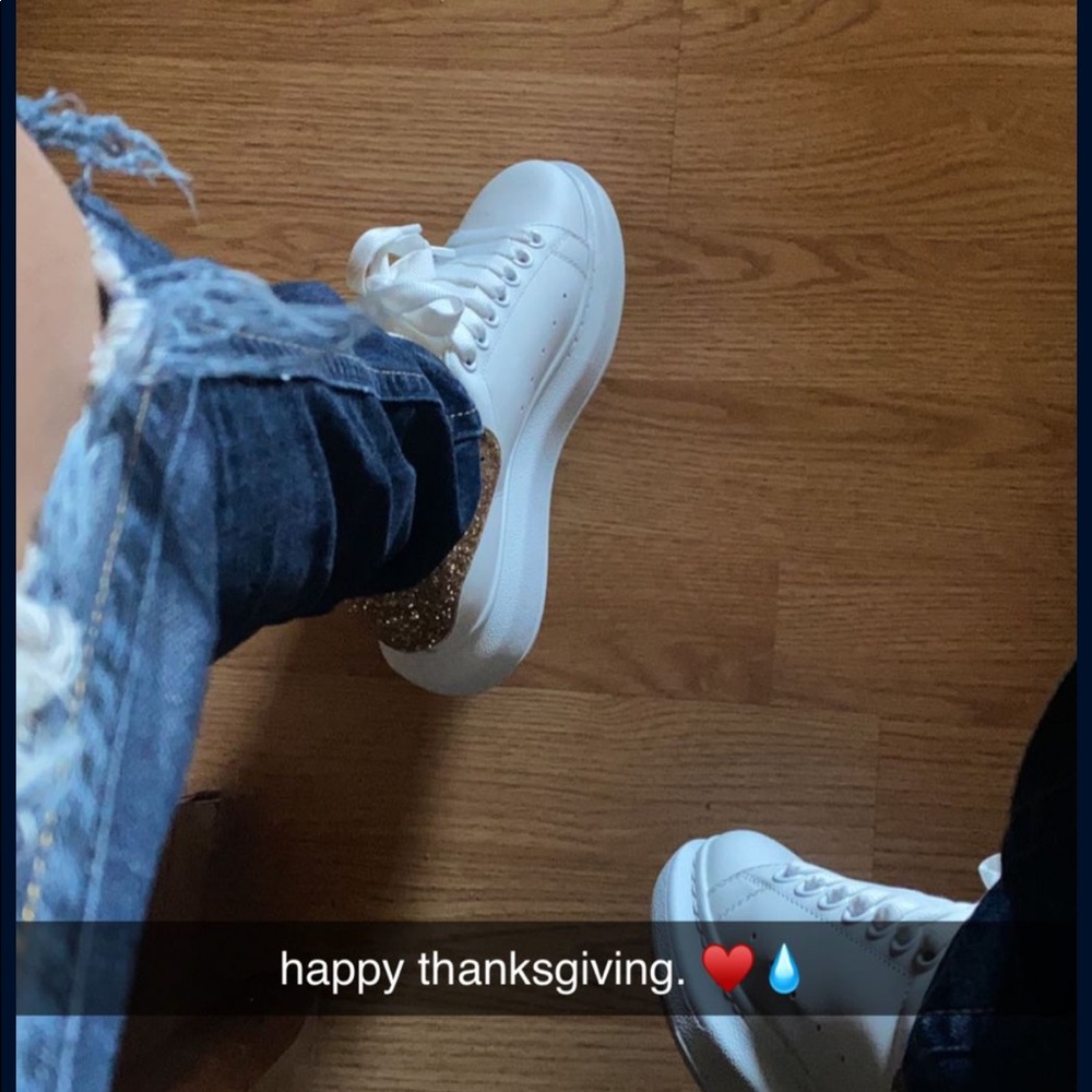 mcqueens size 36.5 worn 3 times , box comes.